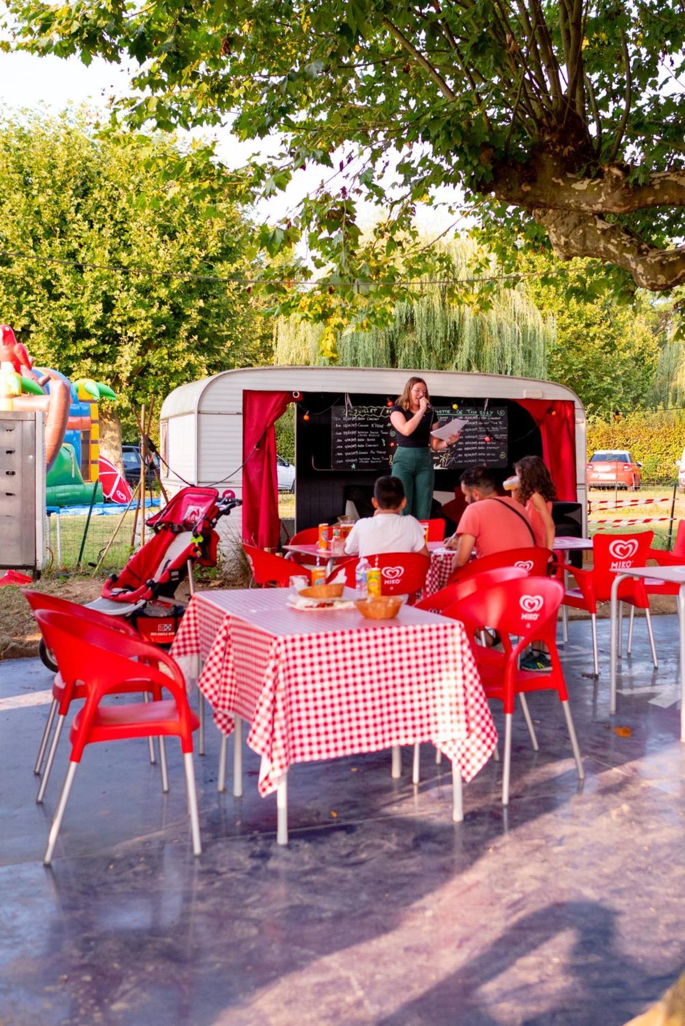 Camping De Thoissey *** Εξωτερικό φωτογραφία