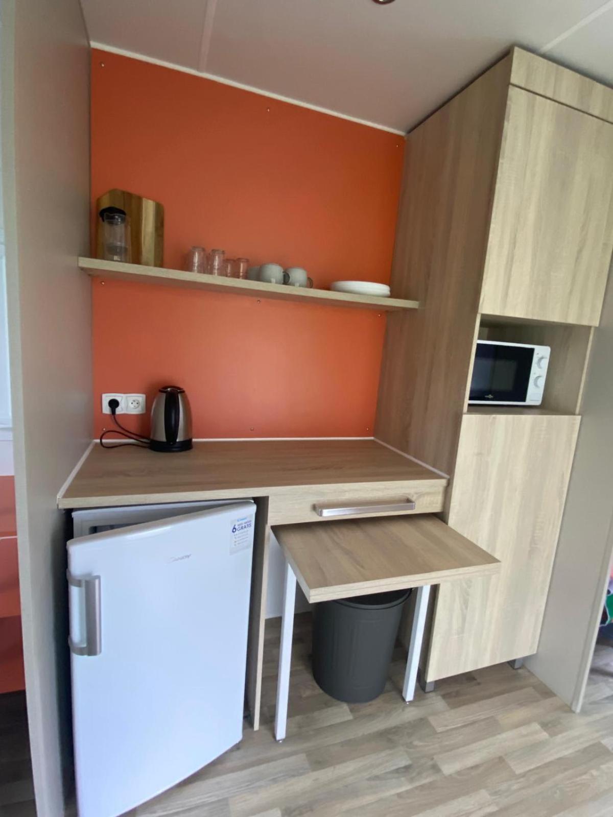 Camping De Thoissey *** Δωμάτιο φωτογραφία